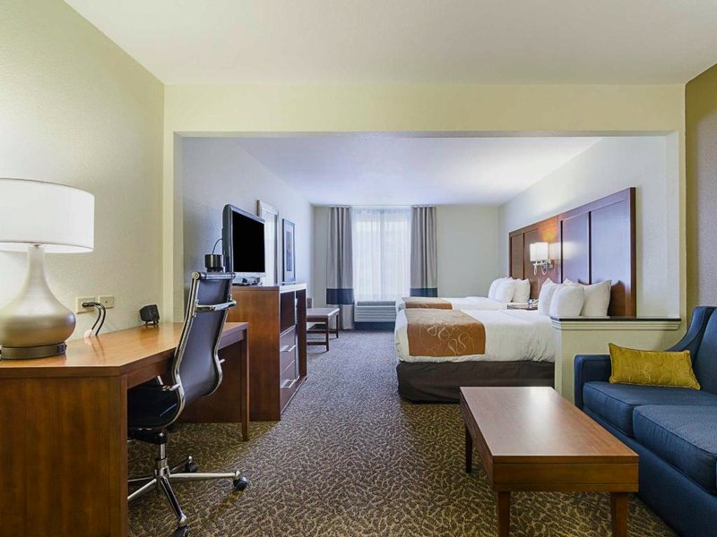 Quality Suites Springdale West I-49の写真