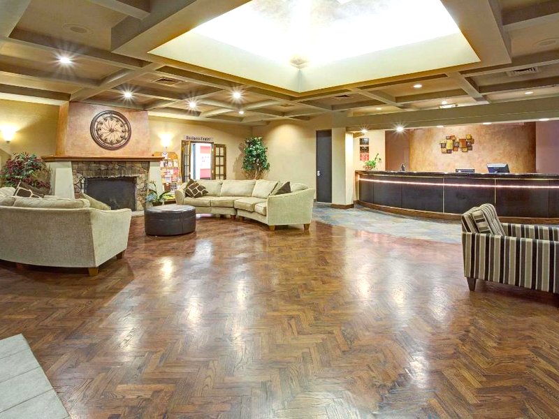 Ramada Englewood Hotel and Suitesの写真