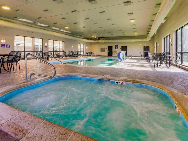 ドゥルーリー イン&スイーツ セント ジョセフ (Drury Inn & Suites St. Joseph)の写真