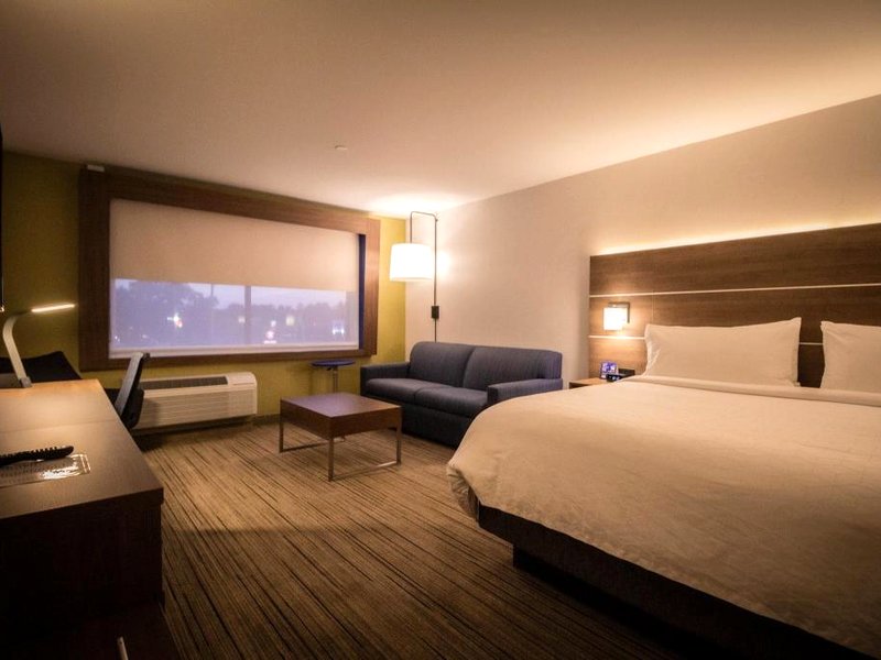 Holiday Inn Express And Suites Boston South - Randolph By IHGの写真