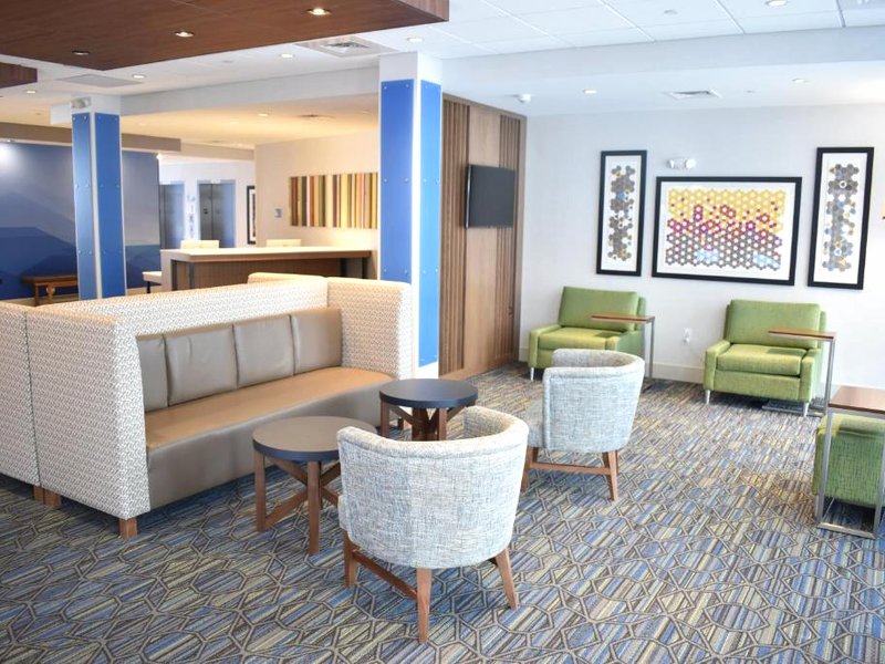 Holiday Inn Express And Suites Boston South - Randolph By IHGの写真