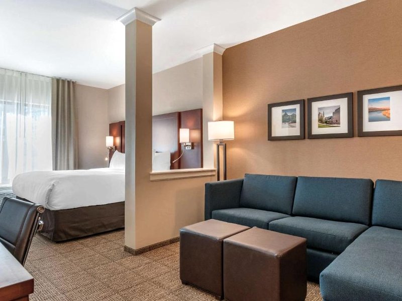 Comfort Suites Camp Hill-Harrisburg Westの写真