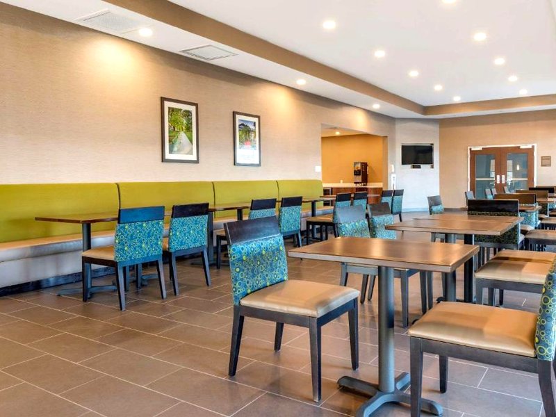 Comfort Suites Camp Hill-Harrisburg Westの写真