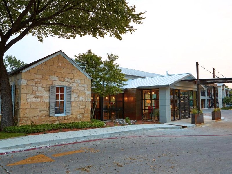 フレデリックスバーグ イン アンド スイーツ (Fredericksburg Inn and Suites)の写真