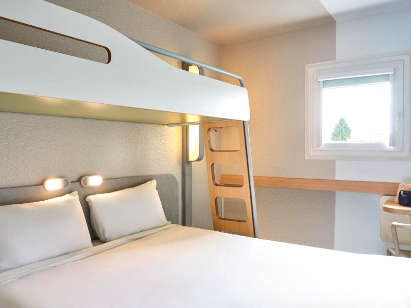 イビス バジェット ヴェルサイユ シャトー サンシール サンシールレコール (ibis budget Versailles Chateau Saint-Cyr)の写真