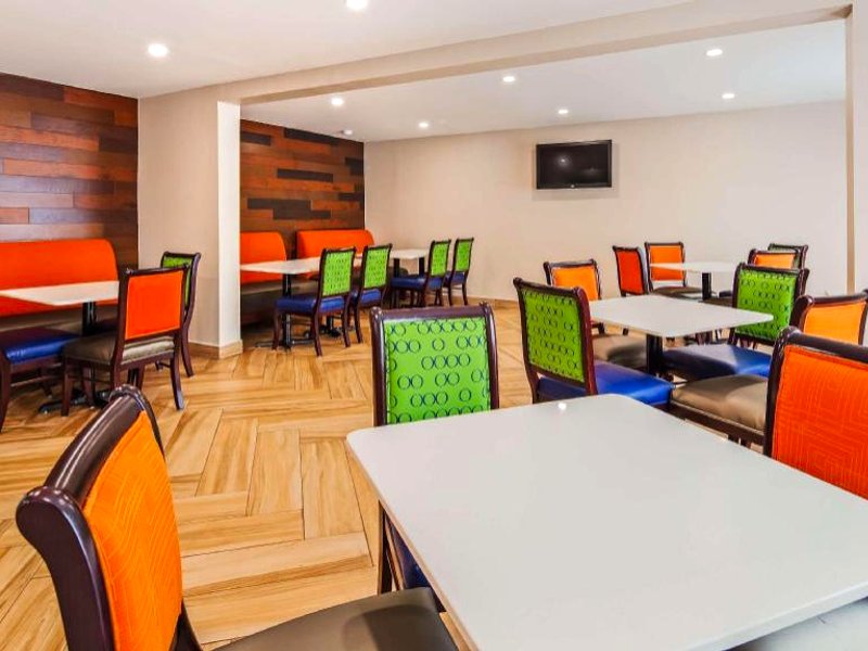 シュアステイ ホテル バイ ベスト ウェスタン フローレンス (SureStay Hotel by Best Western Florence)の写真
