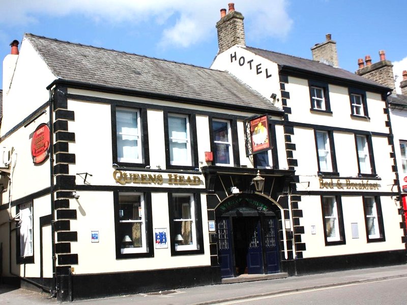ザ クイーンズ ヘッド ホテル (The Queens Head Hotel)の写真