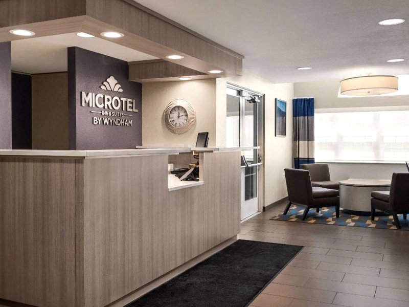 Microtel Inn & Suites by Wyndham Inver Grove Heights/Minneの写真