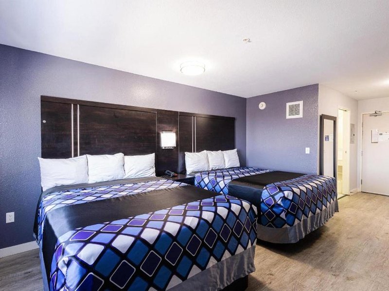 Coratel Inn & Suites by Jasper Inver Grove Heightsの写真