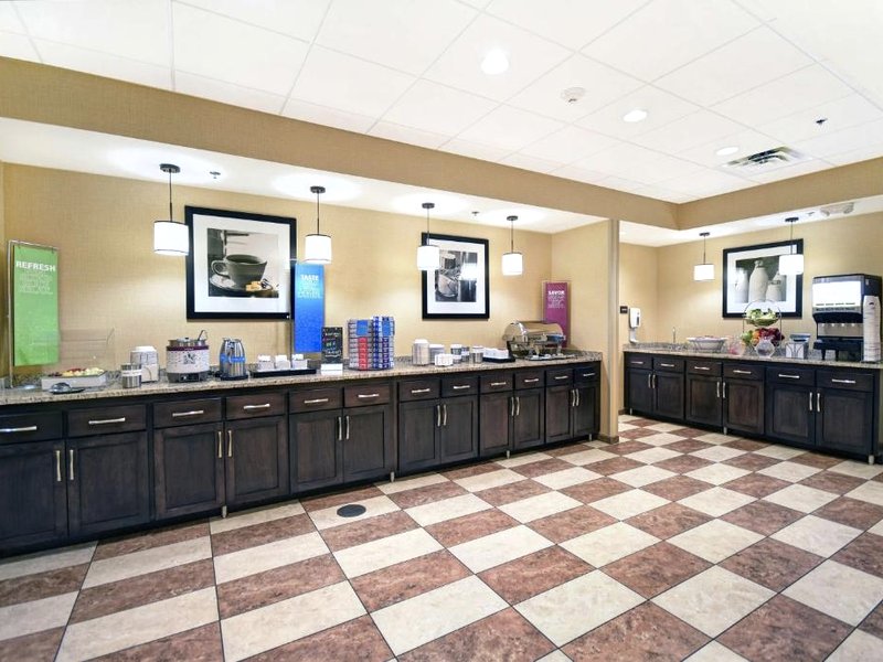 Hampton Inn & Suites Milwaukee/Franklinの写真