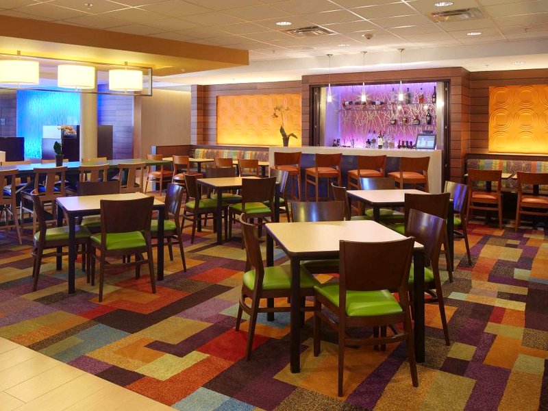 フェアフィールド イン&スイーツ スプリングフィールド ノーサンプトン/アマースト (Fairfield Inn & Suites Springfield Northampton/Amherst)の写真