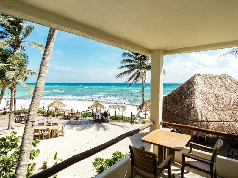 Petit Lafitte Beach Front Hotel & Bungalowsの写真