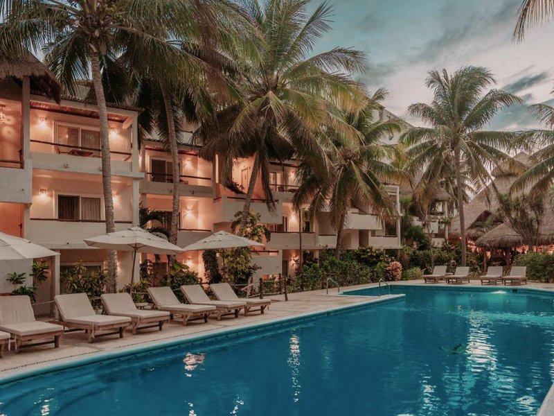 Petit Lafitte Beach Front Hotel & Bungalowsの写真