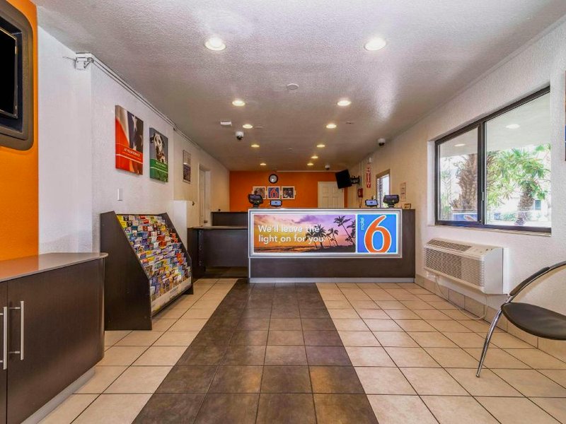 Motel 6 Palm Springs, CA - East - Palm Canyonの写真