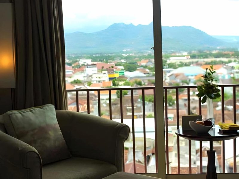 グランド サーヤ ホテル ケディリ (Grand Surya Hotel Kediri)の写真