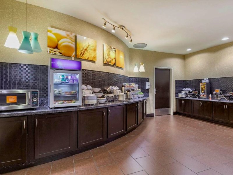 コンフォート スイーツ (Comfort Suites)の写真