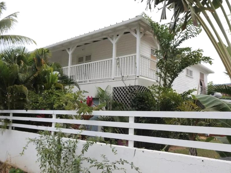Studio confortable à La Trinité 30 m² avec vue mer et jardin (Studio confortable a La Trinite 30 m² avec vue mer et jardin)の写真