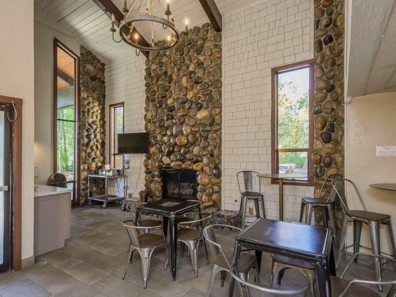 イン アット トラッキー (Inn At Truckee)の写真