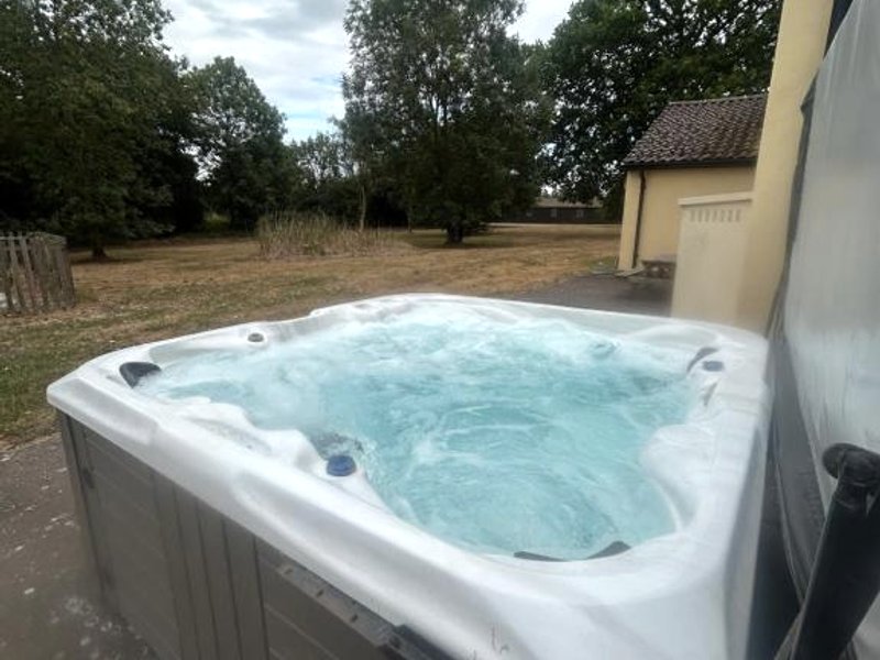 Forest holiday home with option to bring your horse & Hot Tubの写真