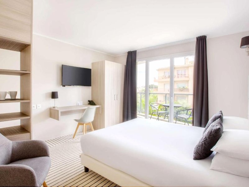 ベスト ウェスタン プラス ホテル アンティーブ リヴィエラ (Best Western Plus Hotel Antibes Riviera)の写真