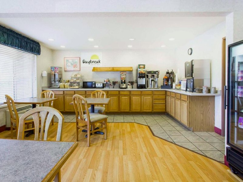 デイズ イン バイ ウィンダム イーグル リバー (Days Inn by Wyndham Eagle River)の写真