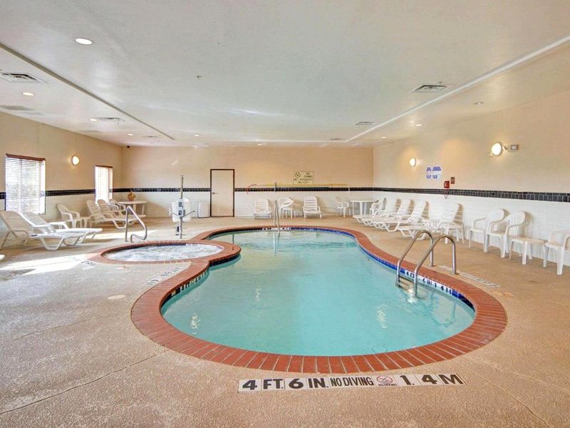 Quality Suites Near Cedar Creek Lakeの写真