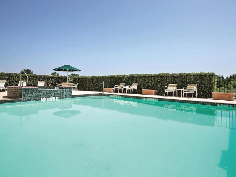 Americas Best Value Inn & Suites Gun Barrel Cityの写真
