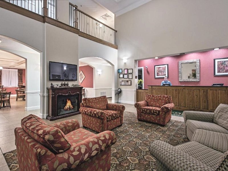 Americas Best Value Inn & Suites Gun Barrel Cityの写真