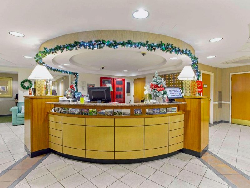 ラ キンタ イン & スイーツ バイ ウィンダム ボストン ソマービル (La Quinta Inn & Suites by Wyndham Boston Somerville)の写真