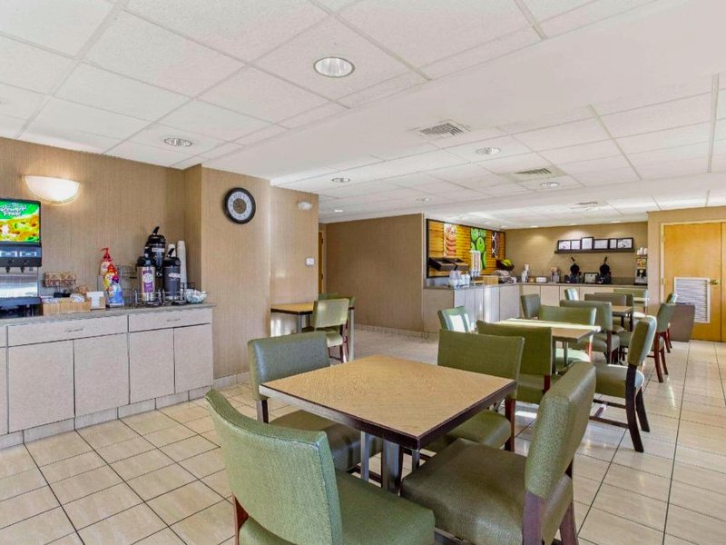 ラ キンタ イン & スイーツ バイ ウィンダム ボストン ソマービル (La Quinta Inn & Suites by Wyndham Boston Somerville)の写真