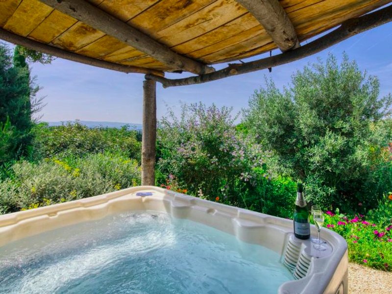 Cabanes Trésors de Campagne,spas privatifs (Cabanes Tresors de Campagne,spas privatifs)の写真