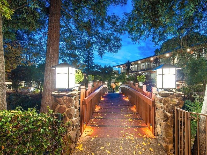クリークサイド イン (Creekside Inn)の写真