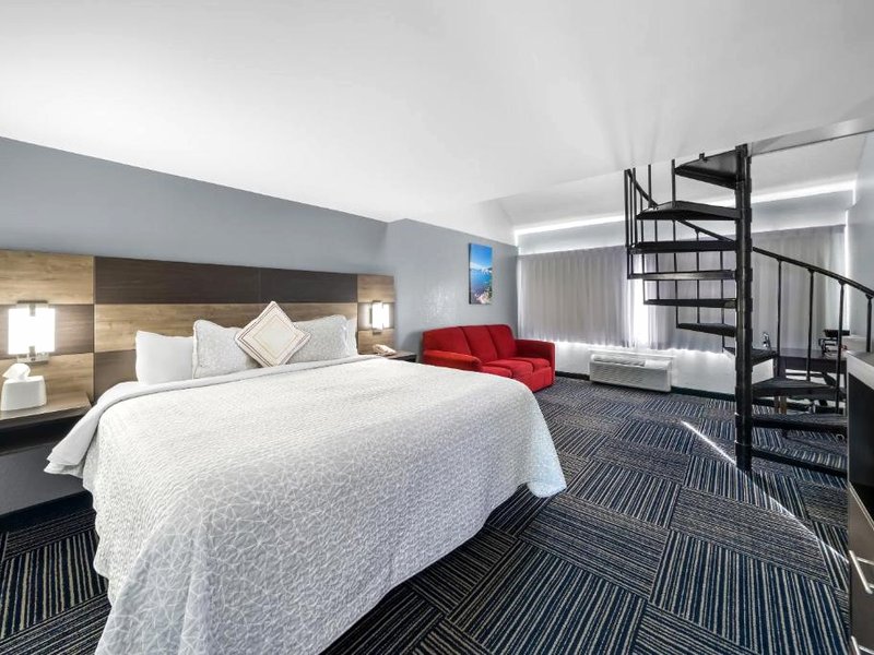 Admiralty Inn & Suites - a Red Collection Hotelの写真