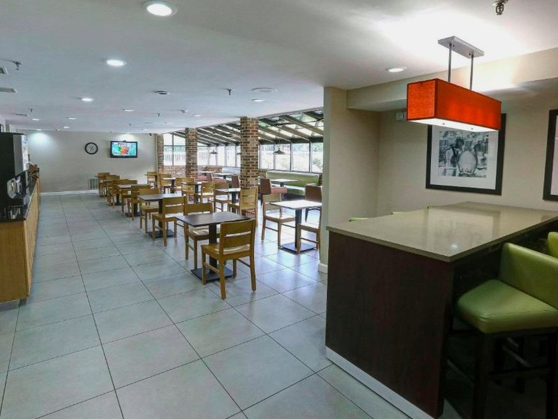 カントリー イン&スイーツ バイ ラディソン シャーロット インターステート 85 エアポート NC (Country Inn & Suites by Radisson, Charlotte I-85 Airport, NC)の写真