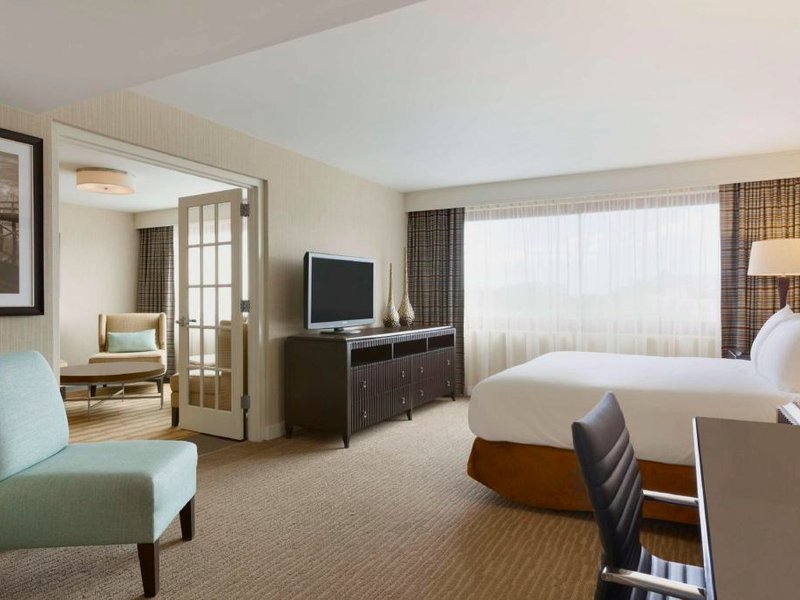Embassy Suites by Hilton Boston Walthamの写真