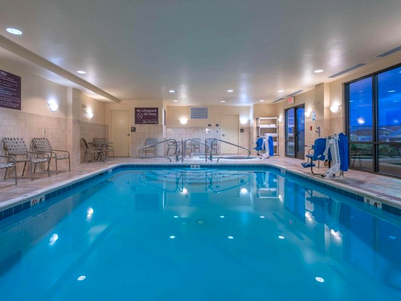 ハンプトン イン エルキンス (Hampton Inn Elkins)の写真