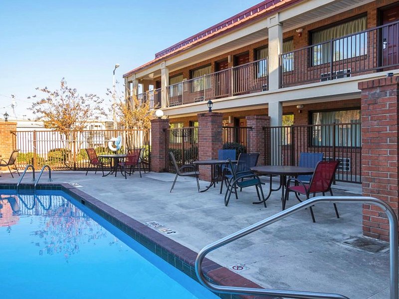 レッドルーフイン＆スイーツ スコッツボロ (Red Roof Inn & Suites Scottsboro)の写真