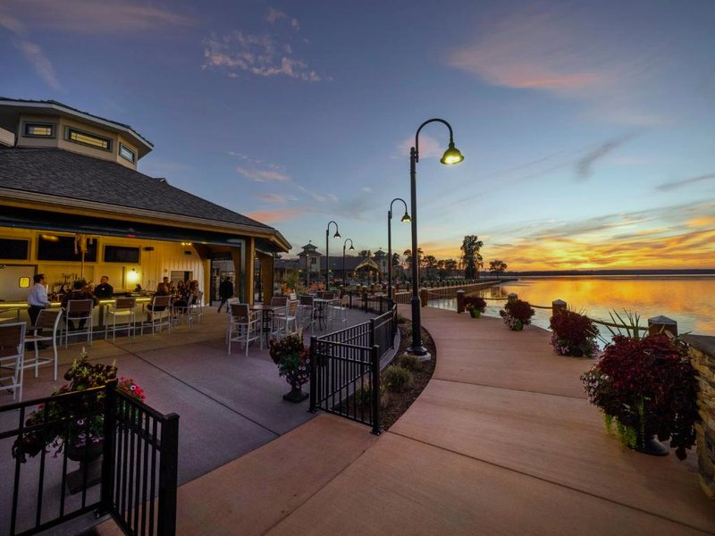 Chautauqua Harbor Hotel - Jamestownの写真