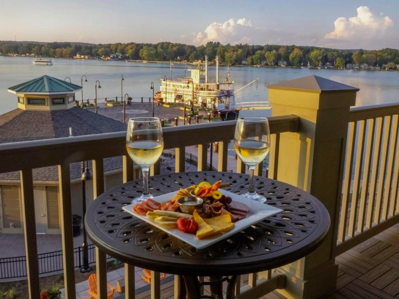 Chautauqua Harbor Hotel - Jamestownの写真