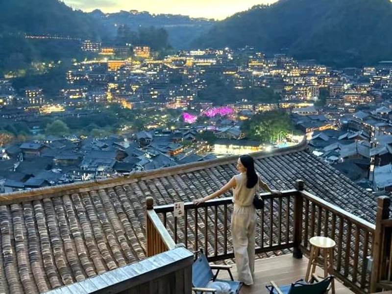 Starlight Naked Cliff View Hotel Xijiang Qianhu Miao Village Branchの写真