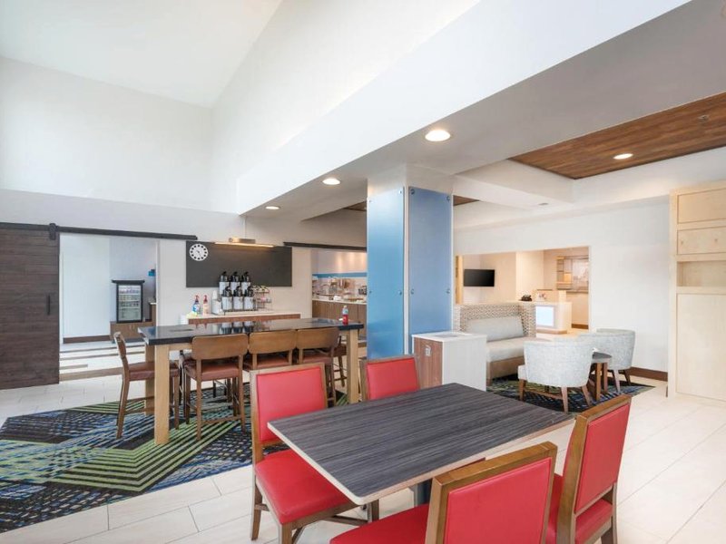 Holiday Inn Express Hotel & Suites Frankfort By IHGの写真