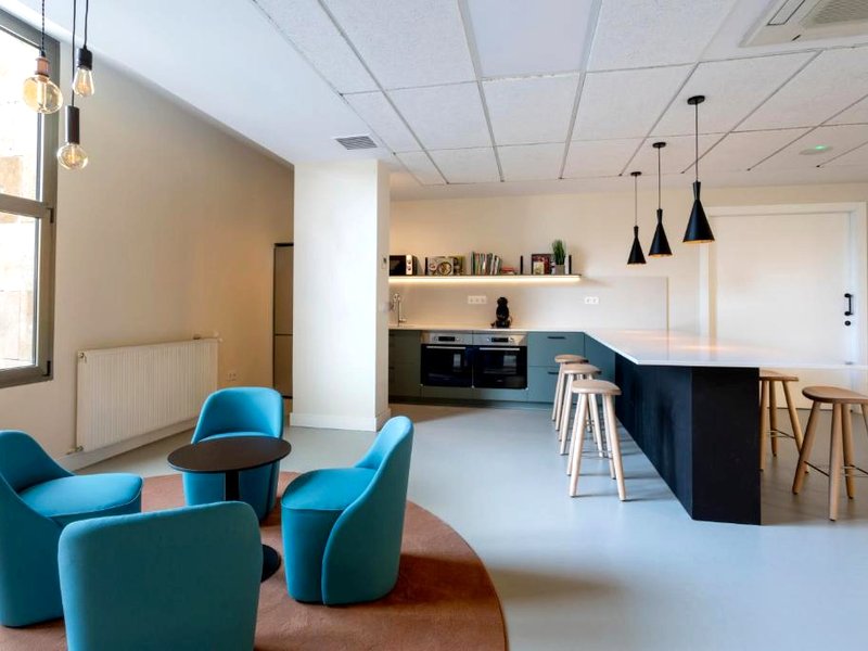 Residencia Universitaria Resa Hernan Cortesの写真