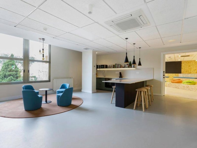 Residencia Universitaria Resa Hernan Cortesの写真