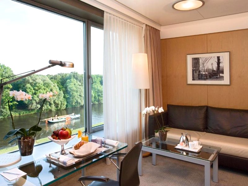 シュタイゲンベルガー エアポート ホテル アムステルダム (Steigenberger Airport Hotel Amsterdam)の写真