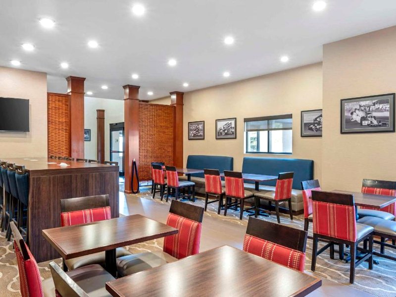 コンフォート スイーツ ウエスト インディアナポリス ブラウンズバーグ (Comfort Suites West Indianapolis - Brownsburg)の写真