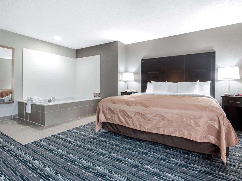 クオリティ イン&スイーツ ブラウンズバーグ インディアナポリス ウエスト (Quality Inn & Suites Brownsburg - Indianapolis West)の写真