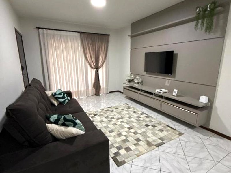 Apto completo, 3 quartos, 2 banheiros, sala com tv a cabo smart, internet rapida, cozinha completa, の写真