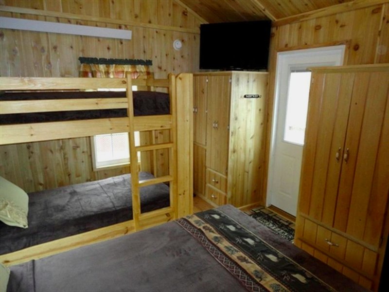 Unique Cabin Rental Nestled in the Charming Town of Sundance, Wyomingの写真