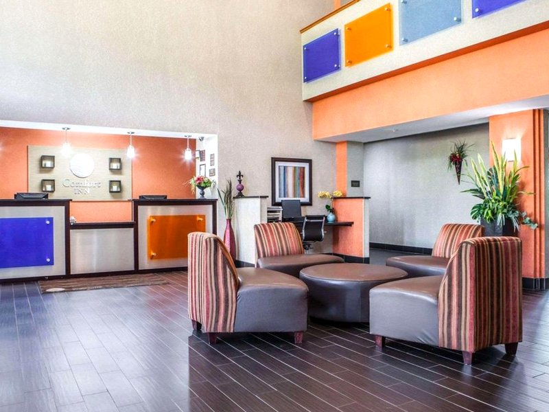 コンフォート イン リーズ サミット アット ハイウェイ 50 & ハイウェイ 291 (Comfort Inn Lees Summit @ Hwy 50 & Hwy 291)の写真