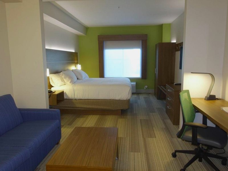 Holiday Inn Express & Suites Brentwood By IHGの写真